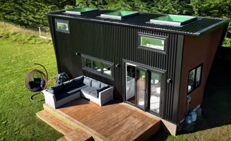 Now This TINY HOUSE Will Turn Heads!