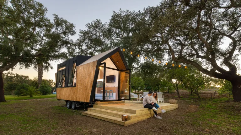 Minimalism with Sustainable Tiny House Materials