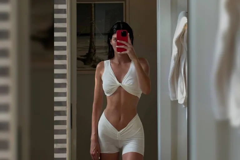 «How dare she?» Kendall Jenner is heating up Instagram with her new provocative photo