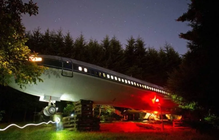 Unveiling the Extraordinary: A Glimpse Inside a Home Crafted from an Airplane