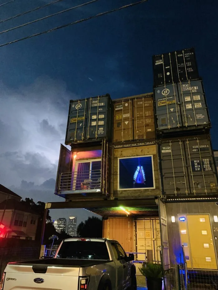 MAN BUILT HIS DREAM HOME FROM 11 SHIPPING CONTAINERS