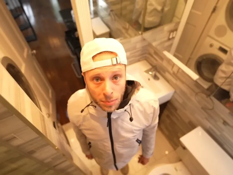 Man shows the ridiculous rent prices for the smallest apartments in NYC