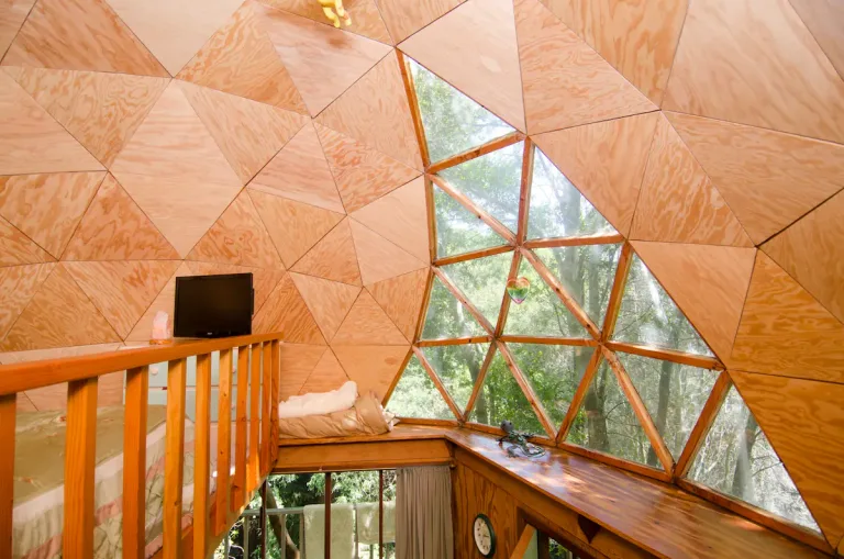 Mushroom Dome Retreat & the LAND of Paradise Suite