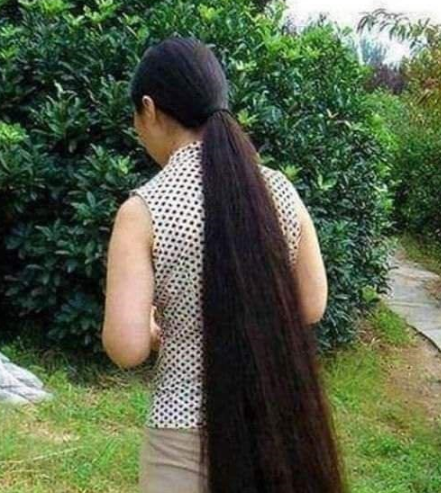 She Didn’t Cut Her Hair For 25 Years, But Wait Till You See Her Now