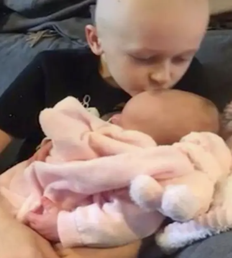 9-year-old with cancer meets baby sister before he dies: whispers 10 words that break parents’ hearts