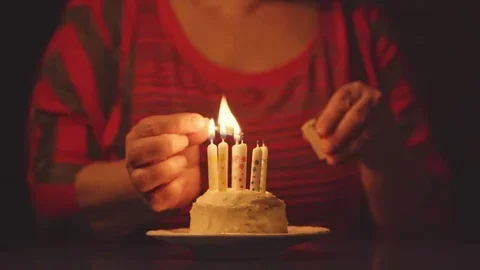 No One Attends Elderly Woman’s Birthday Except a Courier with a Cake That Says, ‘We Know What You Did’ – Story of the Day