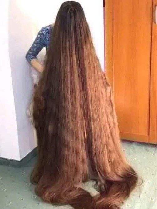 She hasn’t cut her hairs for 20years, even though her husband begged her to. Then, one day, she finally gave up and cut her hair! Better sit down before you see what this woman looks like today: – Check the comment